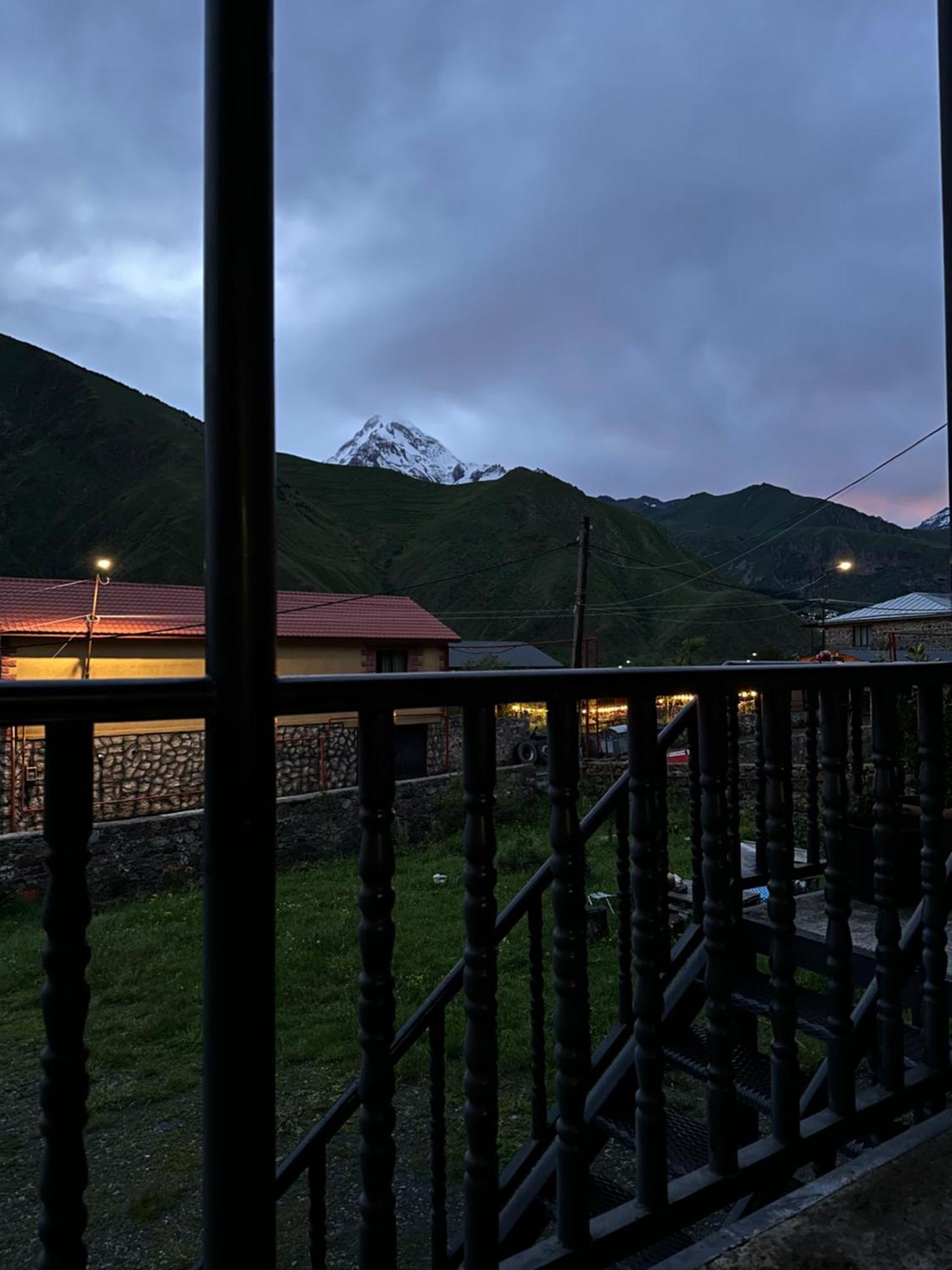 Hotel Dari Kazbegi Kültér fotó