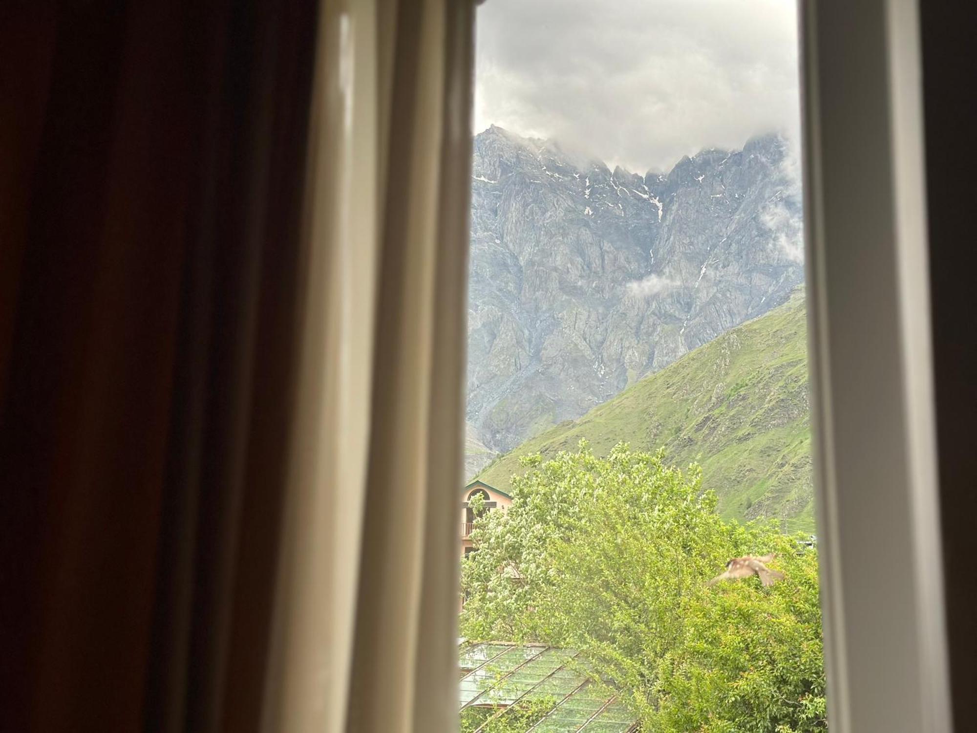 Hotel Dari Kazbegi Kültér fotó