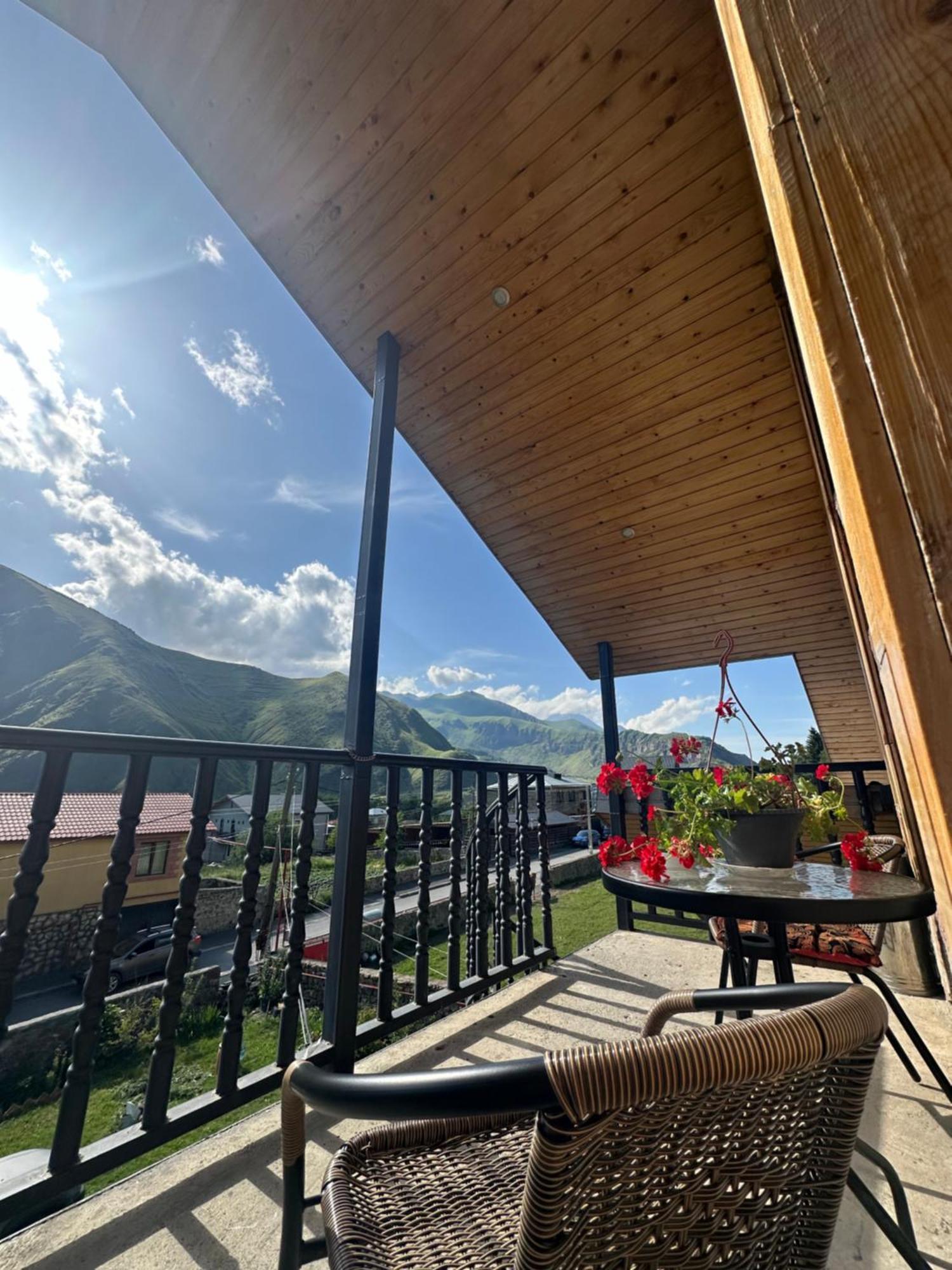 Hotel Dari Kazbegi Kültér fotó